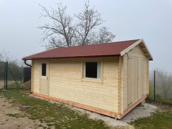 Montovaná dřevěná garáž Yarik 540 -realizace